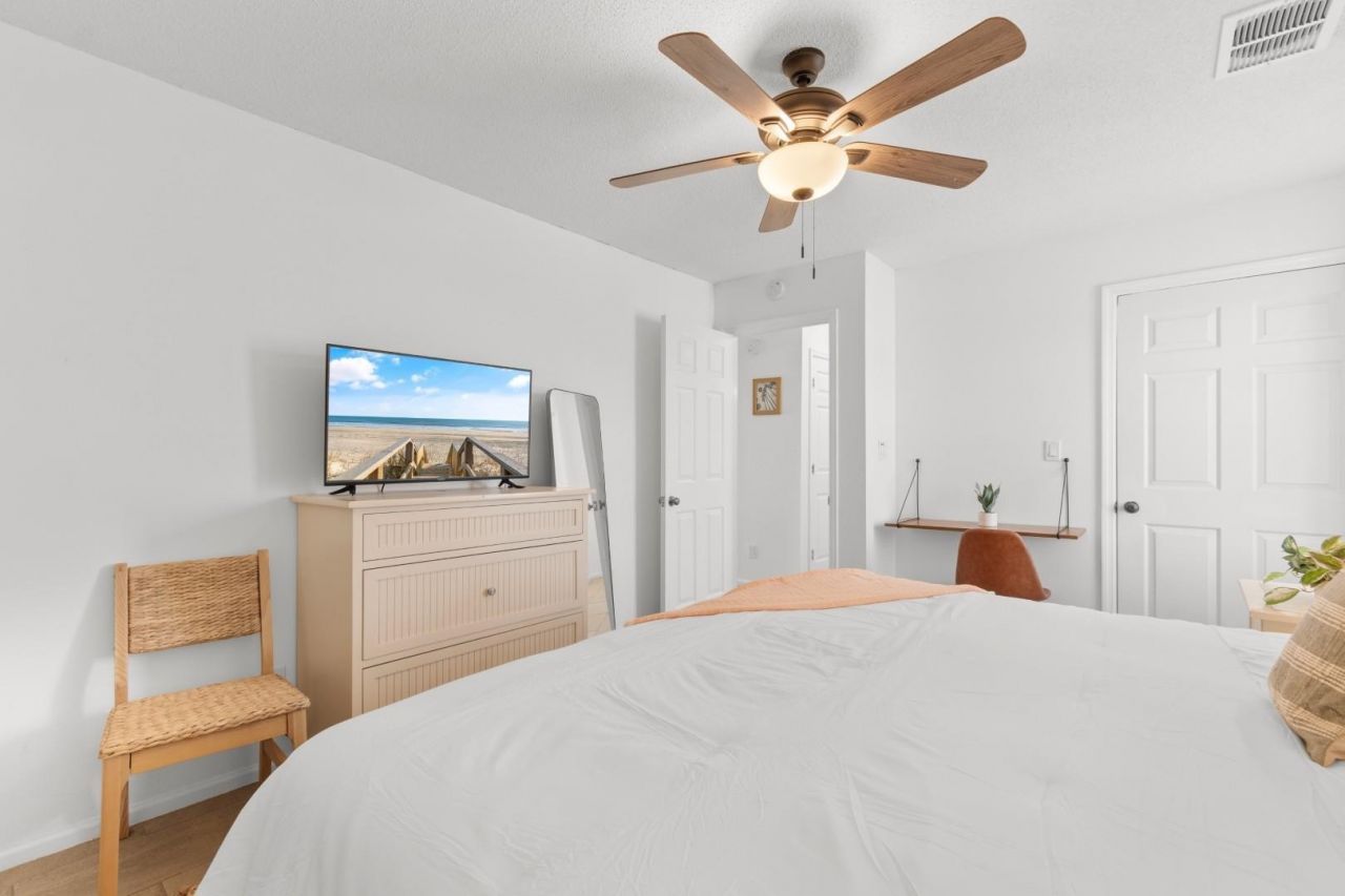 404 22nd Ave. N Photo 13