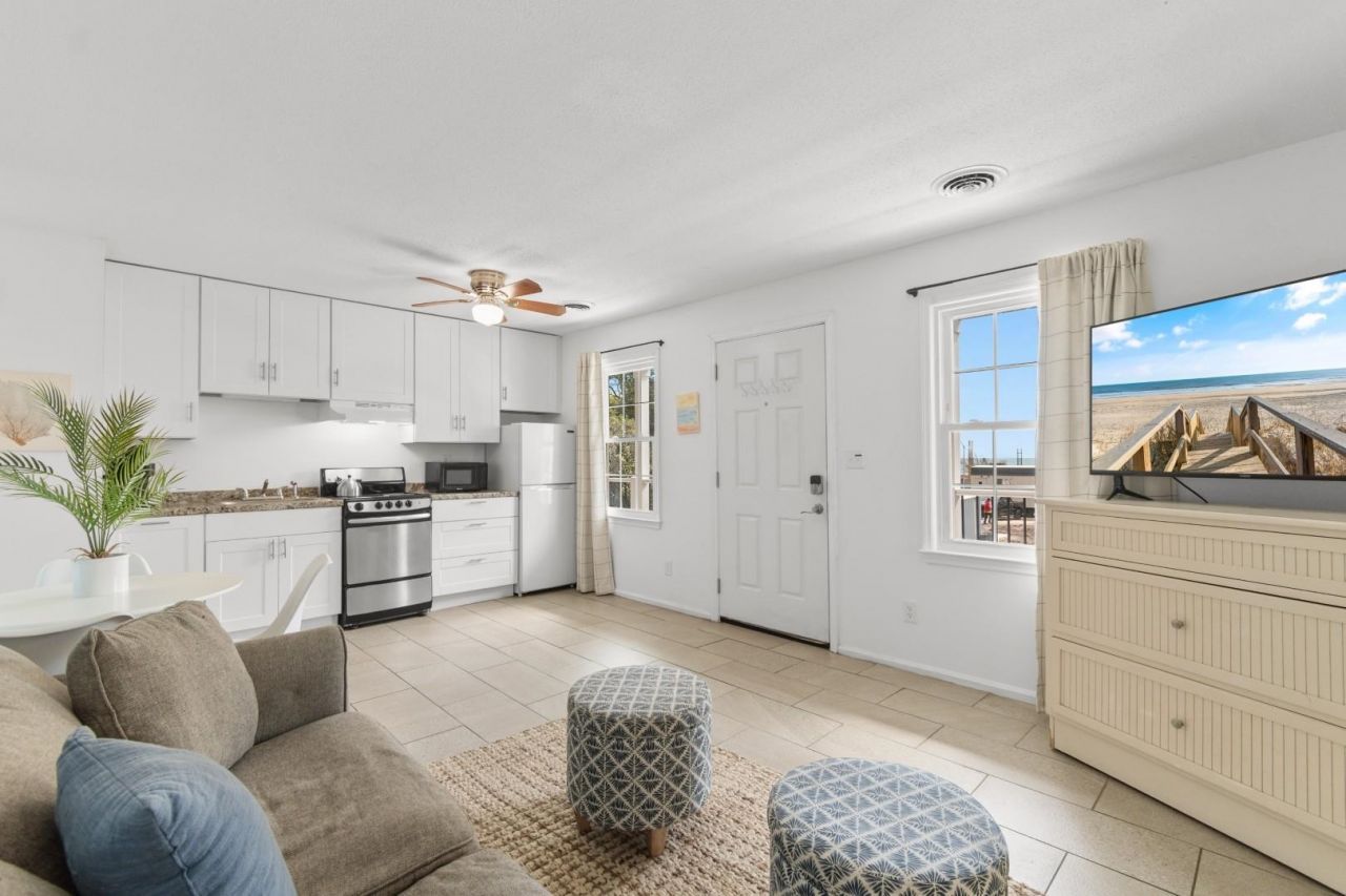 404 22nd Ave. N Photo 16