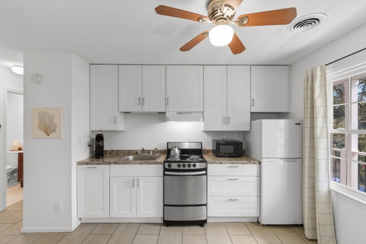 404 22nd Ave. N Photo 17