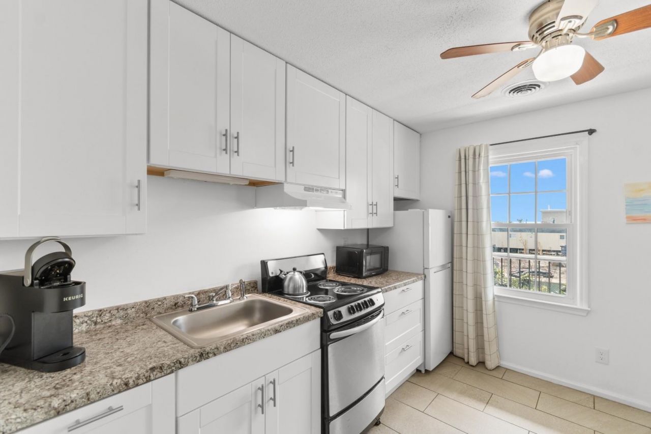 404 22nd Ave. N Photo 18