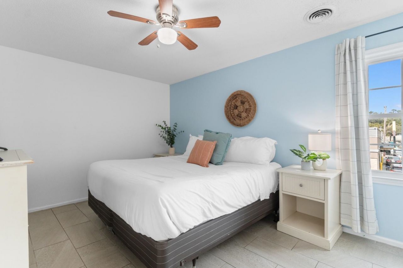 404 22nd Ave. N Photo 23