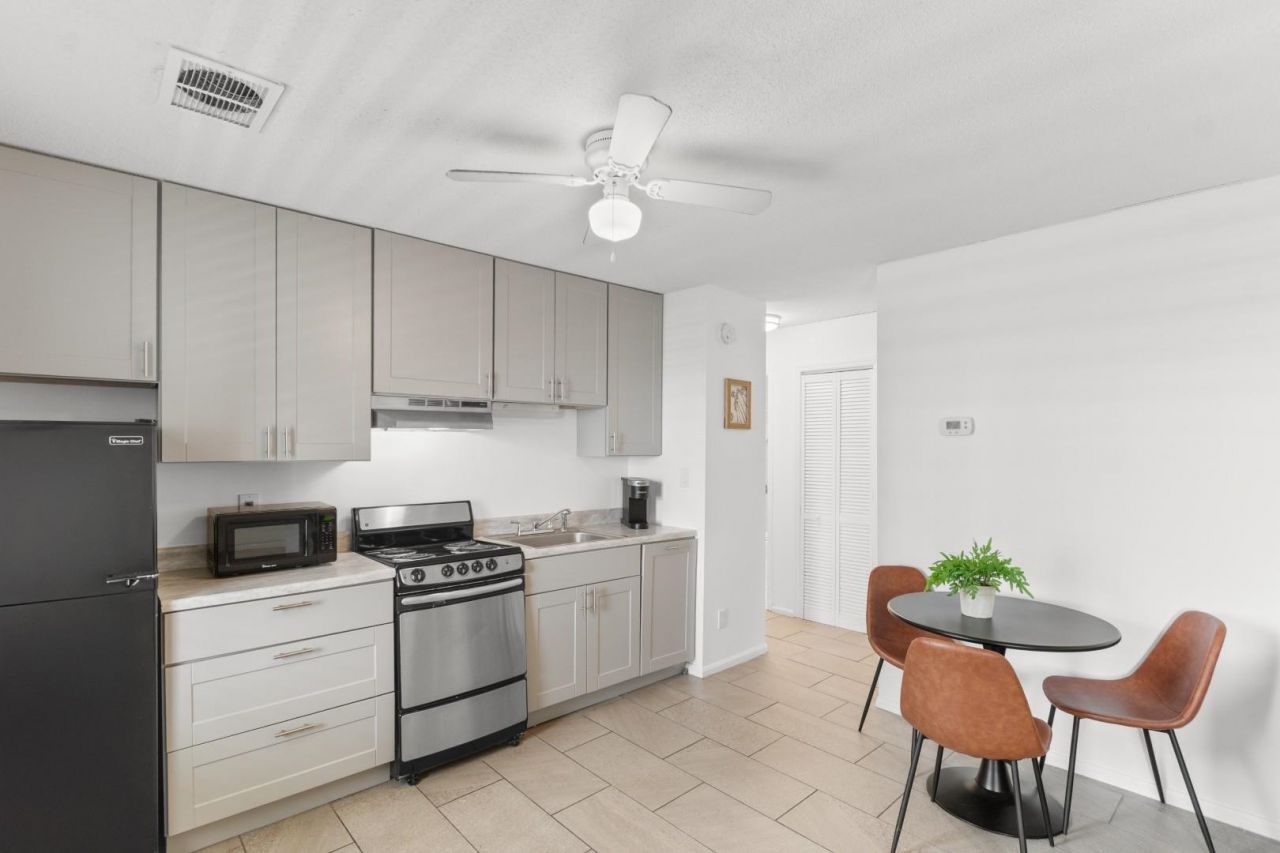 404 22nd Ave. N Photo 4