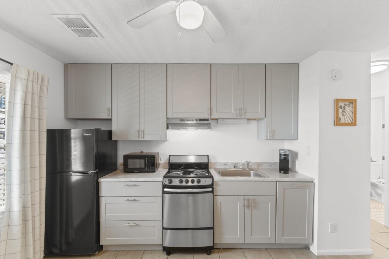 404 22nd Ave. N Photo 5