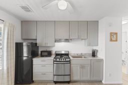 404 22nd Ave. N photo 4