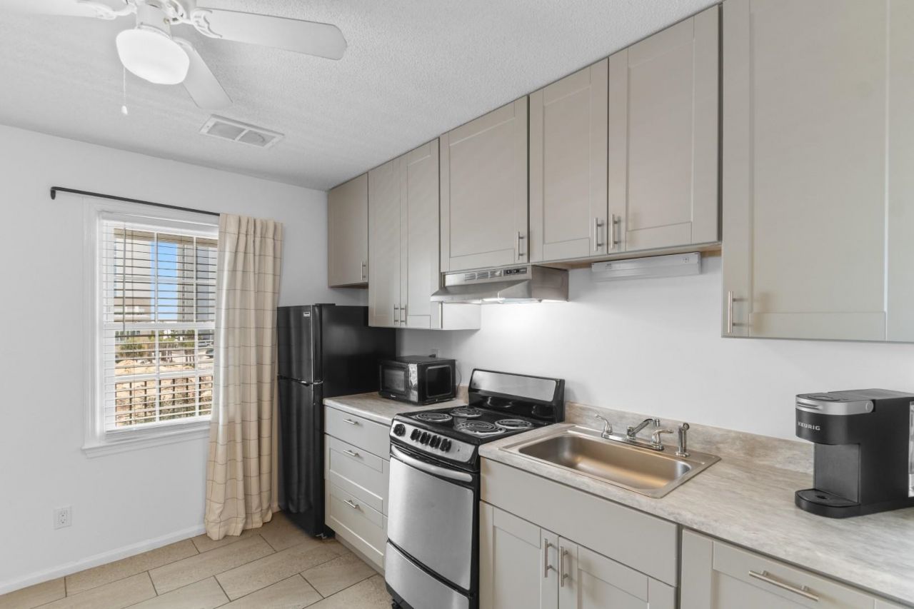 404 22nd Ave. N Photo 6