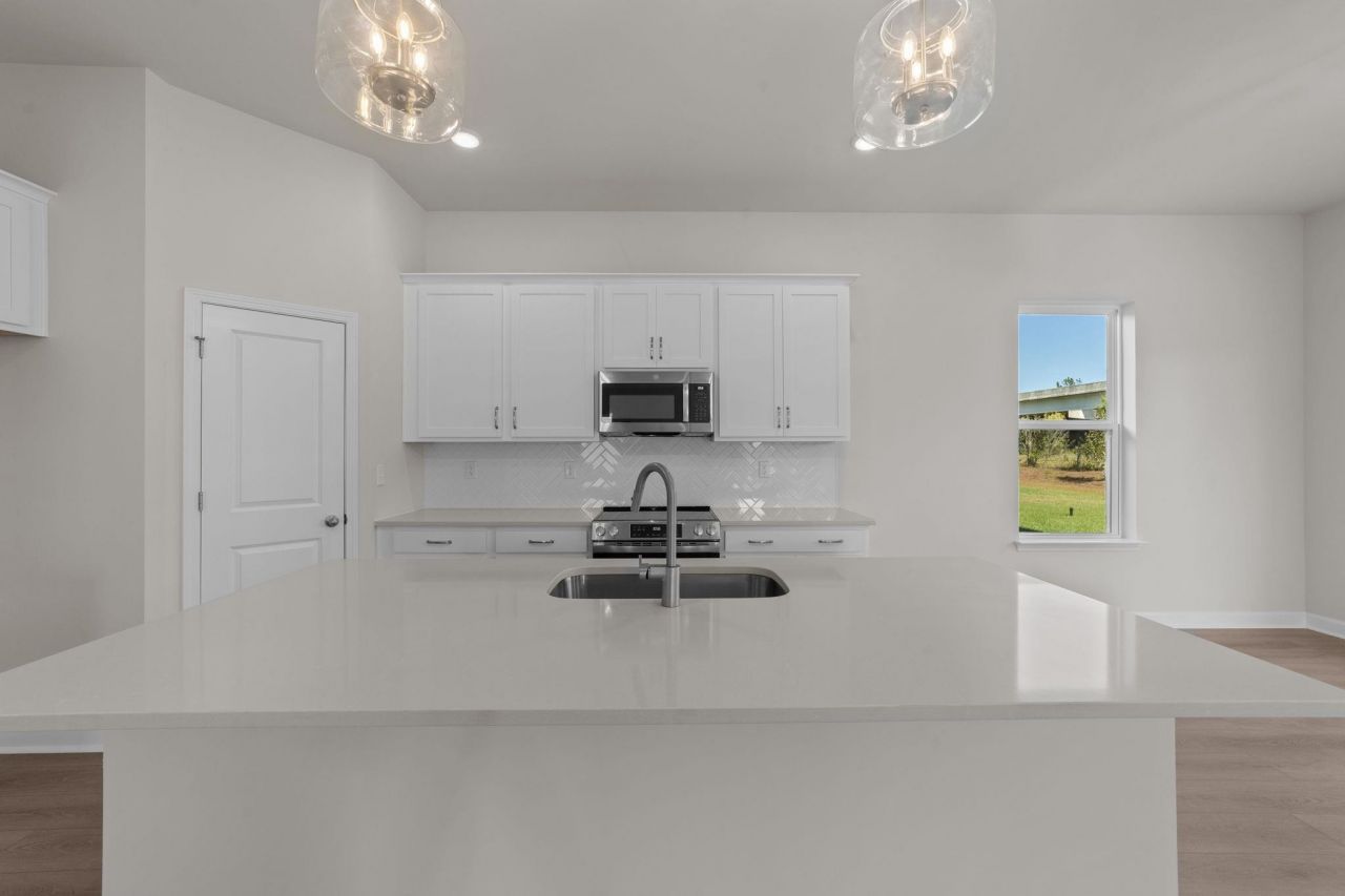 988 Triton Ave. Photo 15