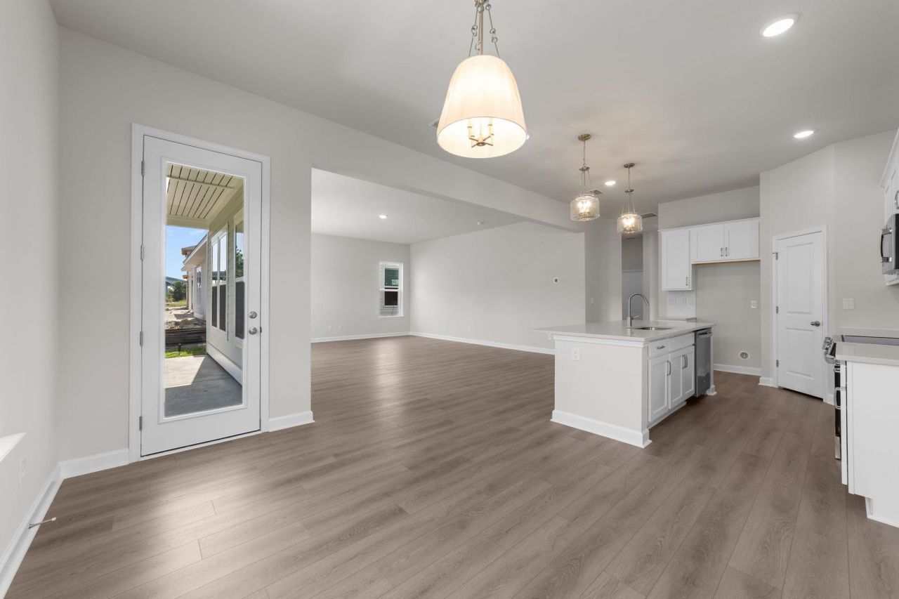 988 Triton Ave. Photo 16