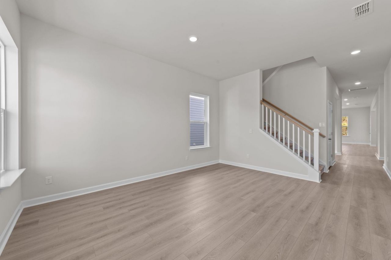 988 Triton Ave. Photo 24