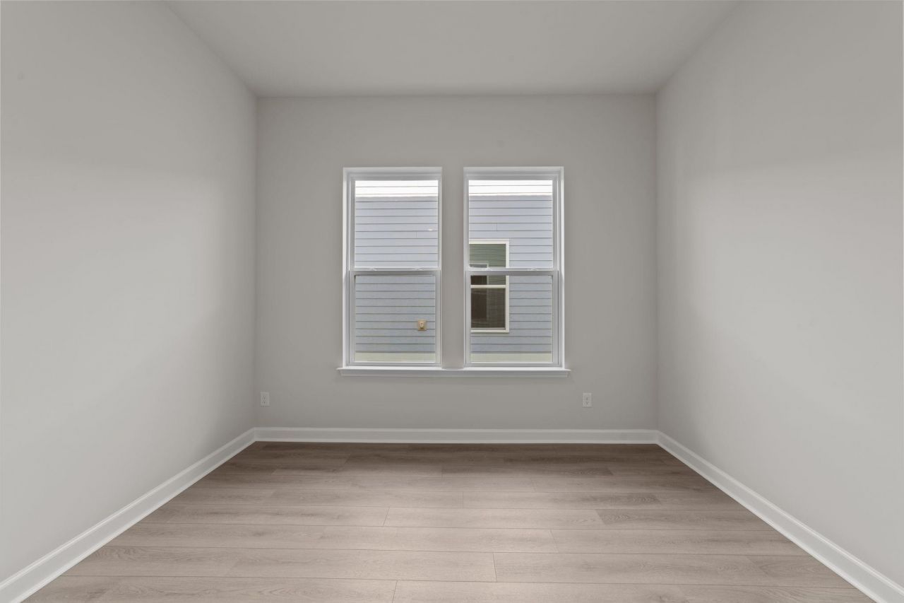 988 Triton Ave. Photo 27