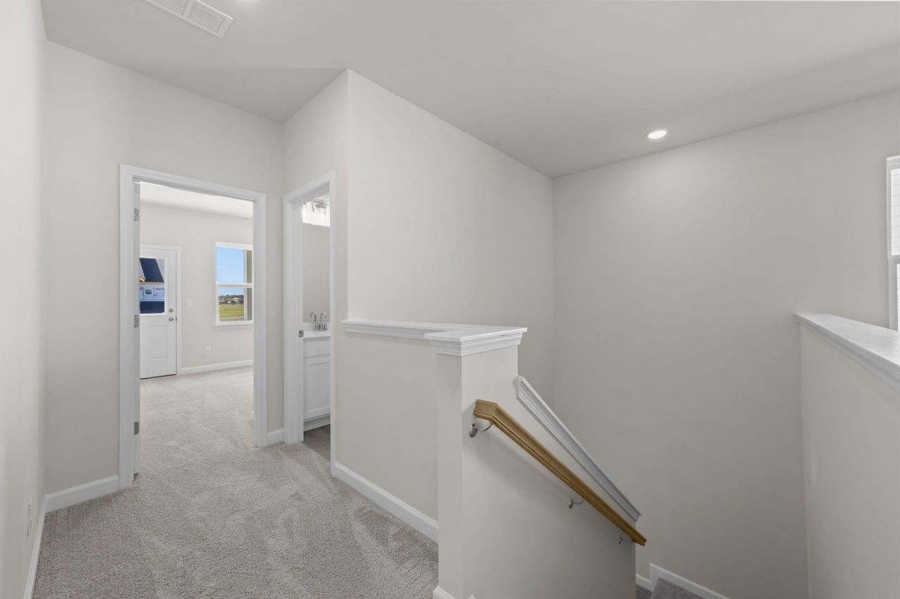 988 Triton Ave. Photo 34