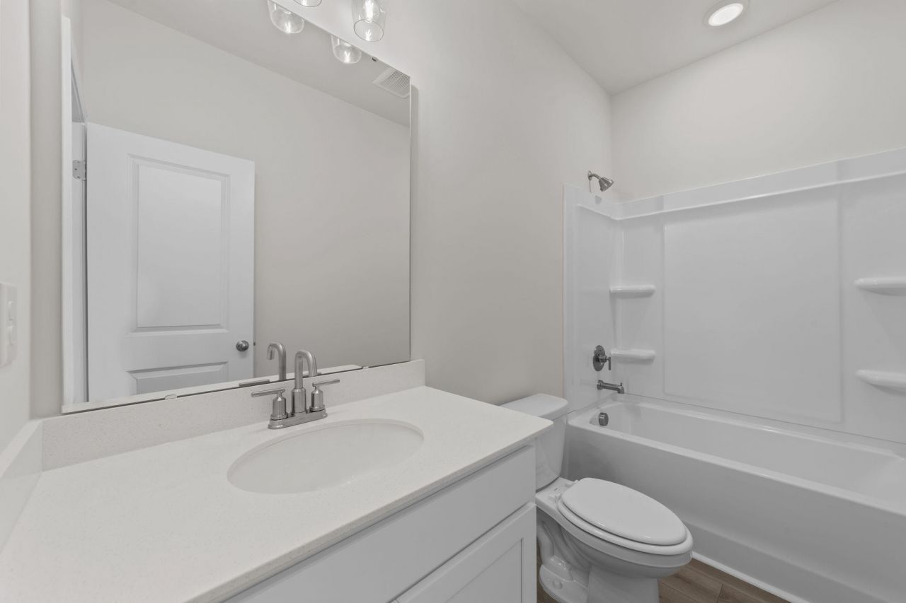 988 Triton Ave. Photo 37