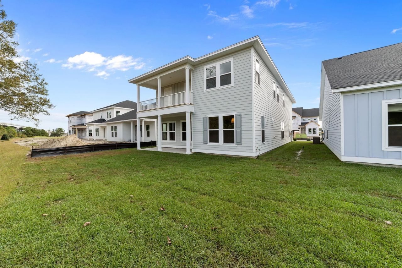 988 Triton Ave. Photo 5