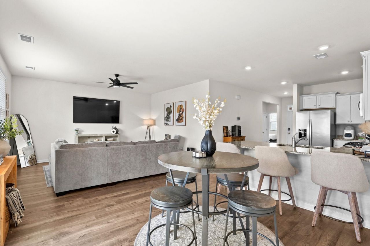 2276 Blackthorn Dr. Photo 12