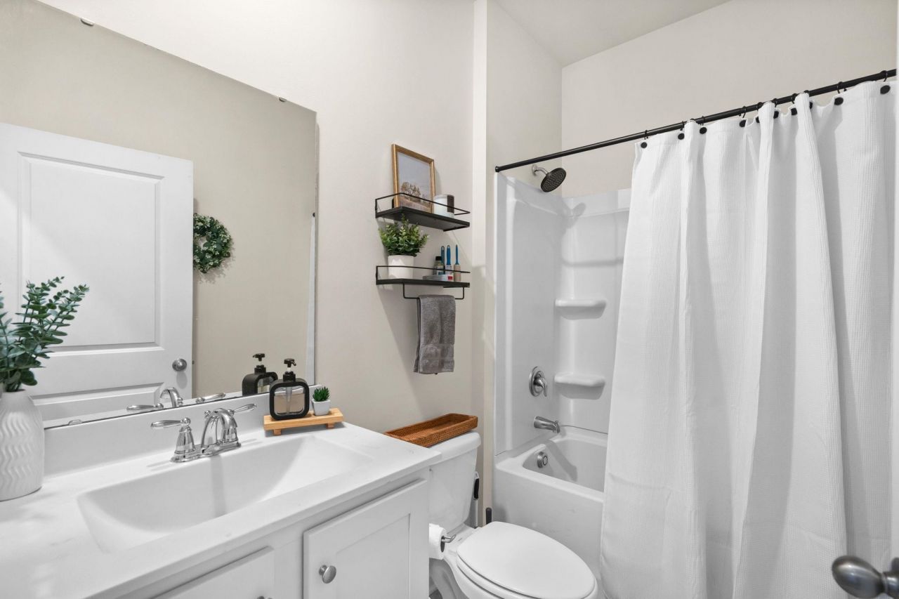 2276 Blackthorn Dr. Photo 26