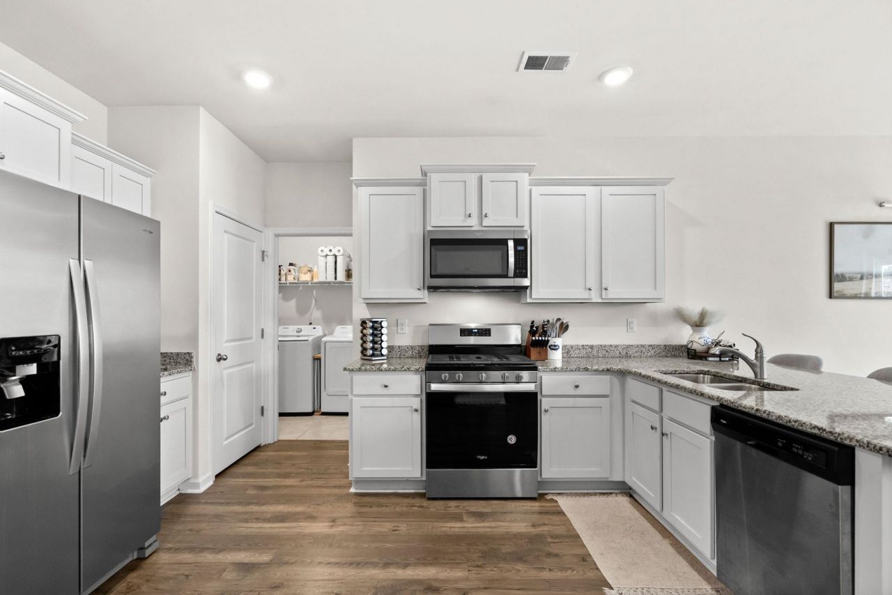 2276 Blackthorn Dr. Photo 6