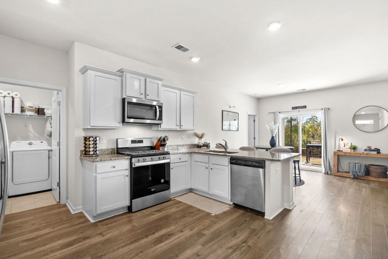 2276 Blackthorn Dr. Photo 7