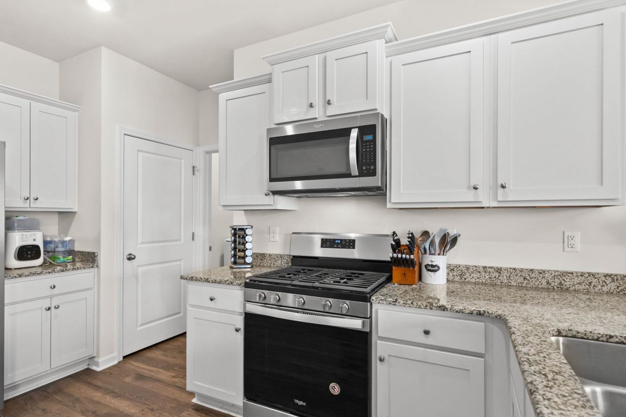 2276 Blackthorn Dr. Photo 8