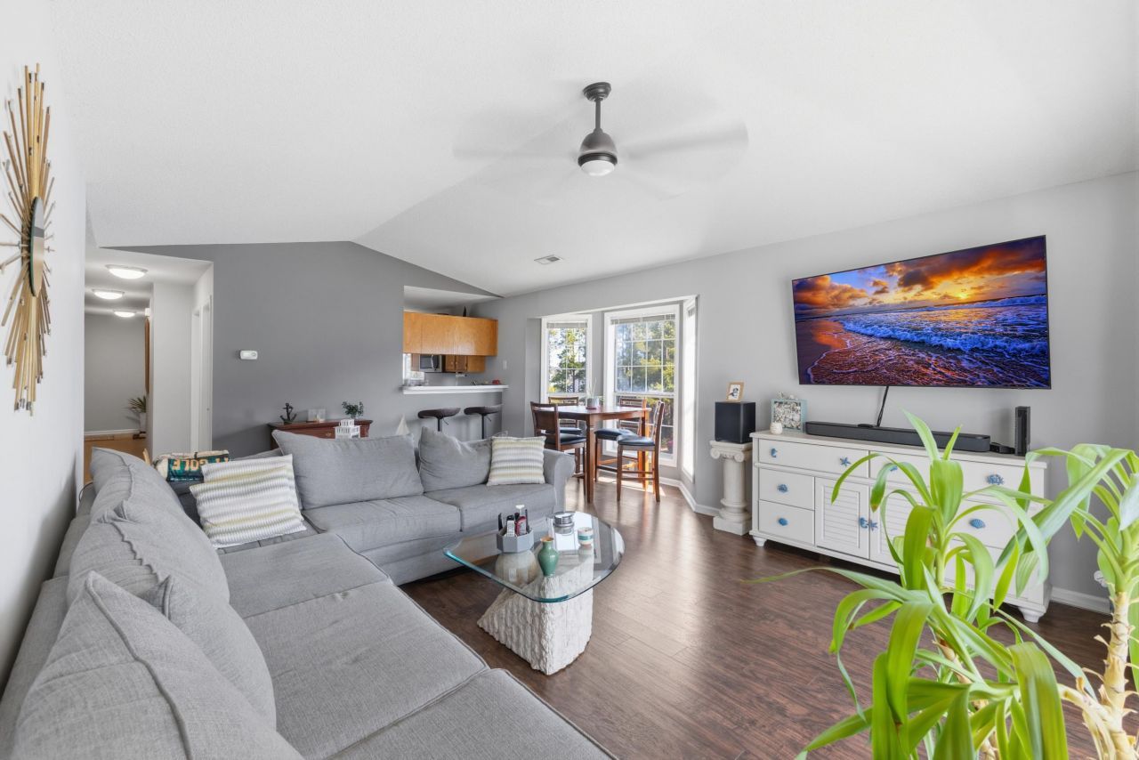 780 Charter Dr. Photo 11