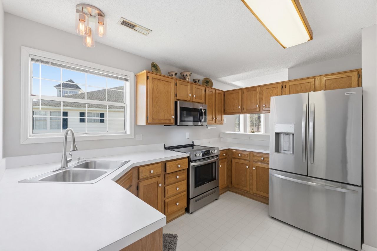 780 Charter Dr. Photo 15