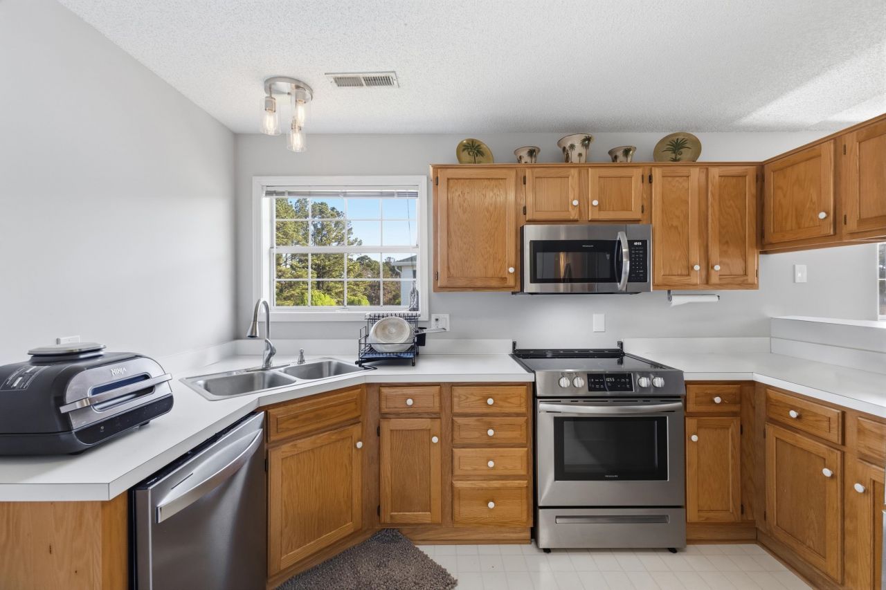 780 Charter Dr. Photo 17