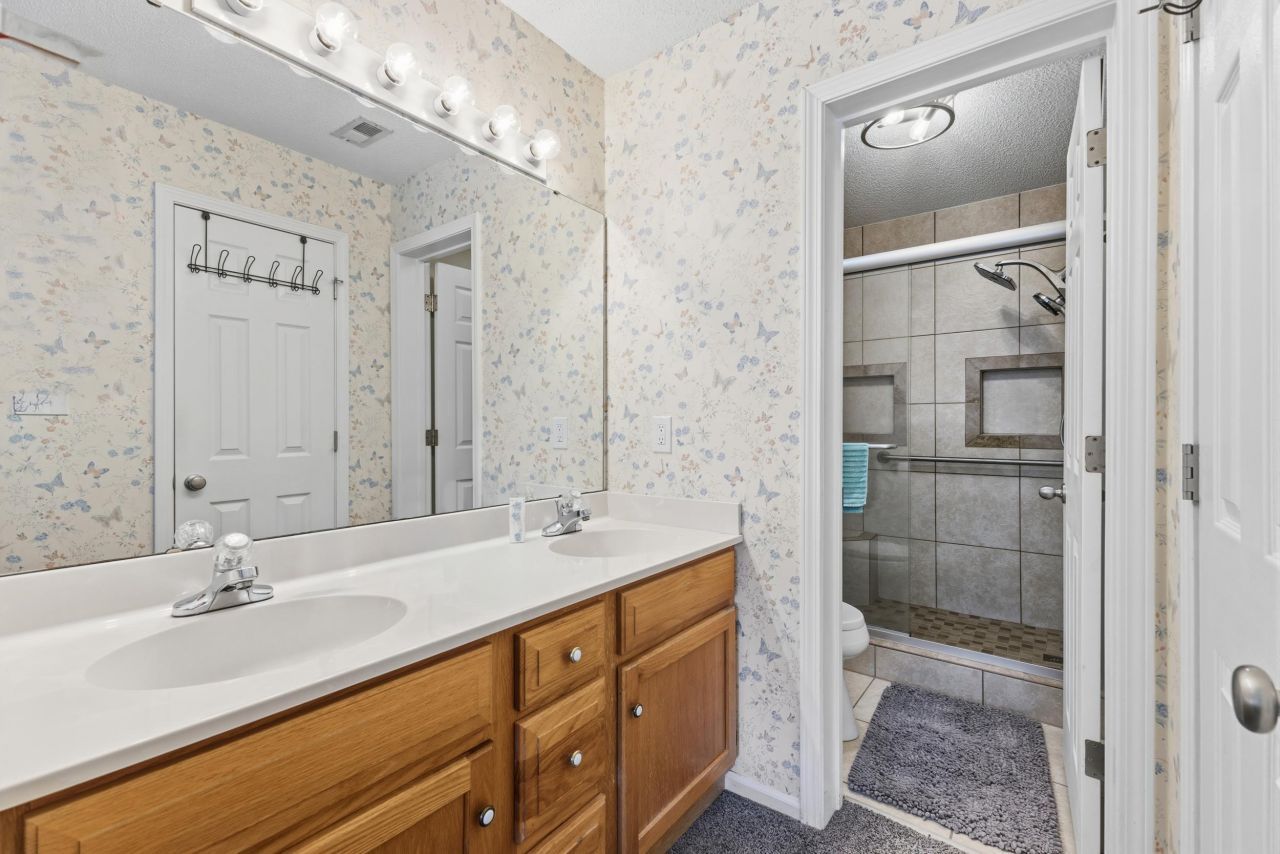 780 Charter Dr. Photo 21