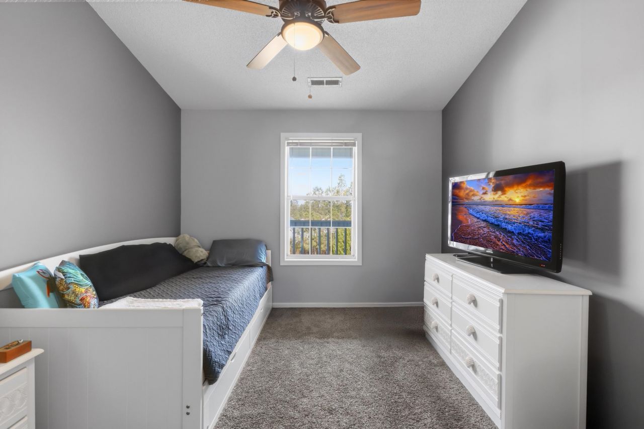 780 Charter Dr. Photo 25