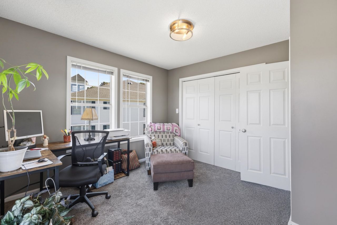 780 Charter Dr. Photo 27