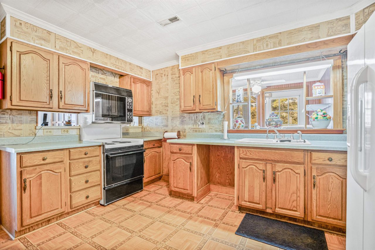 277 Nushell St. Photo 14