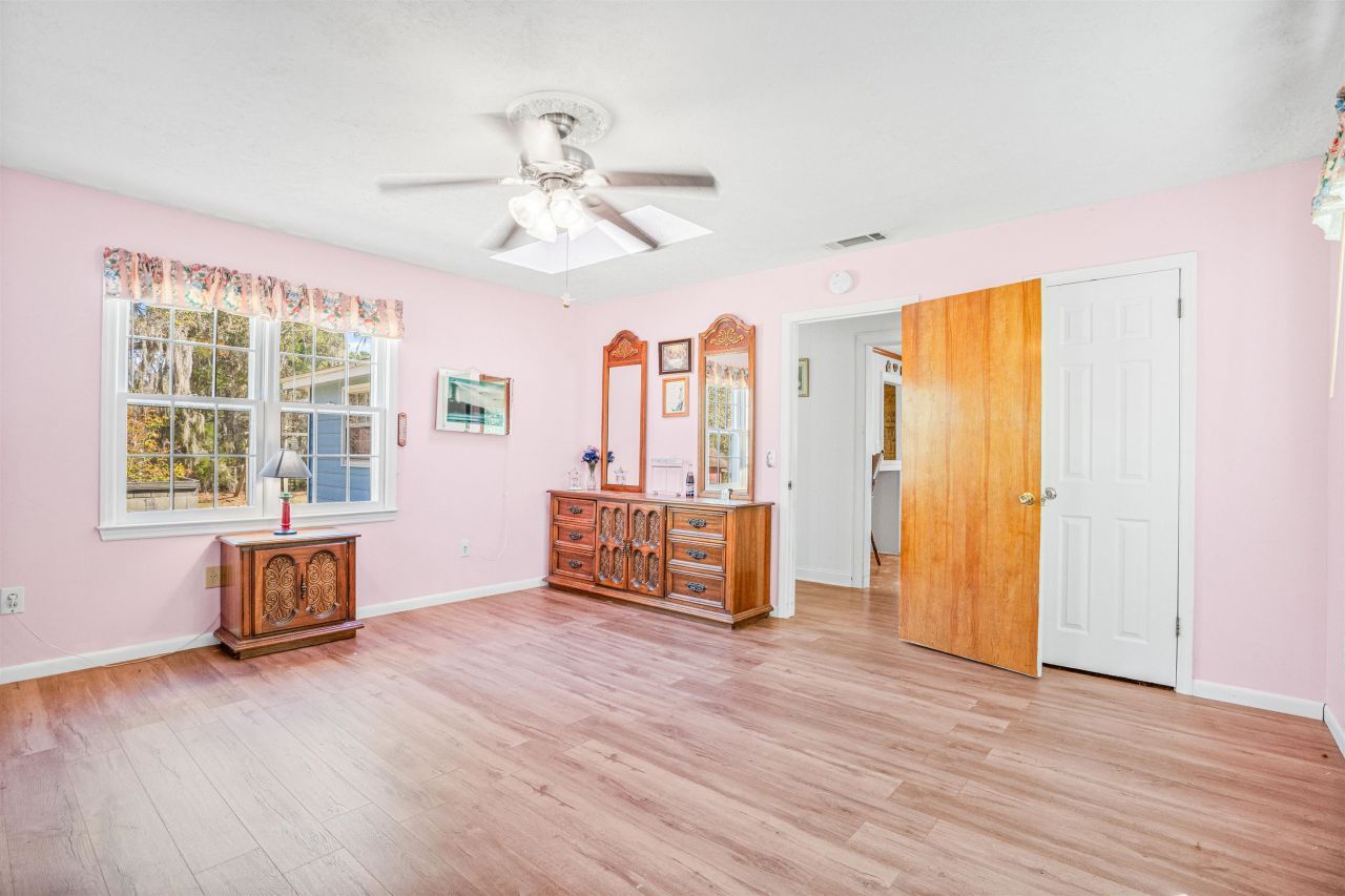 277 Nushell St. Photo 17