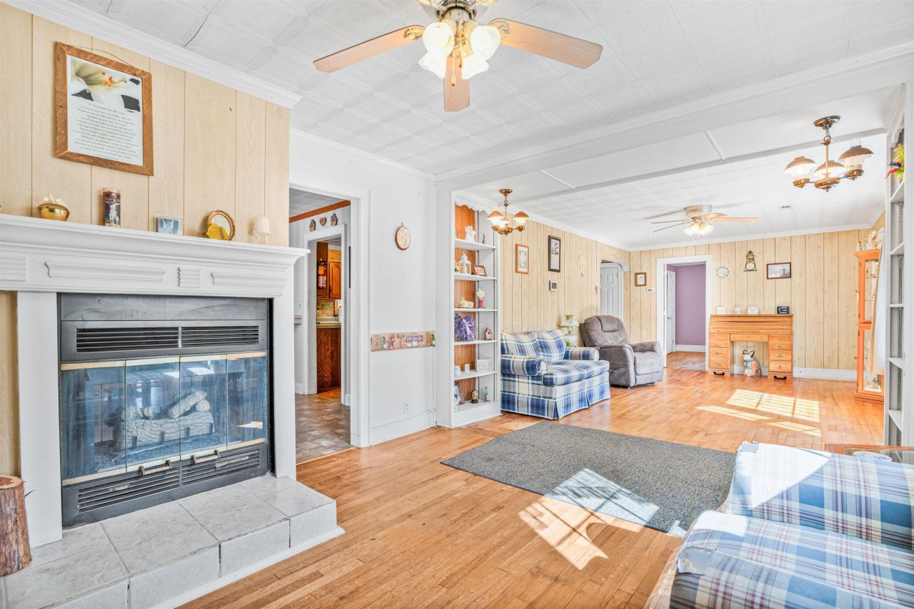 277 Nushell St. Photo 4