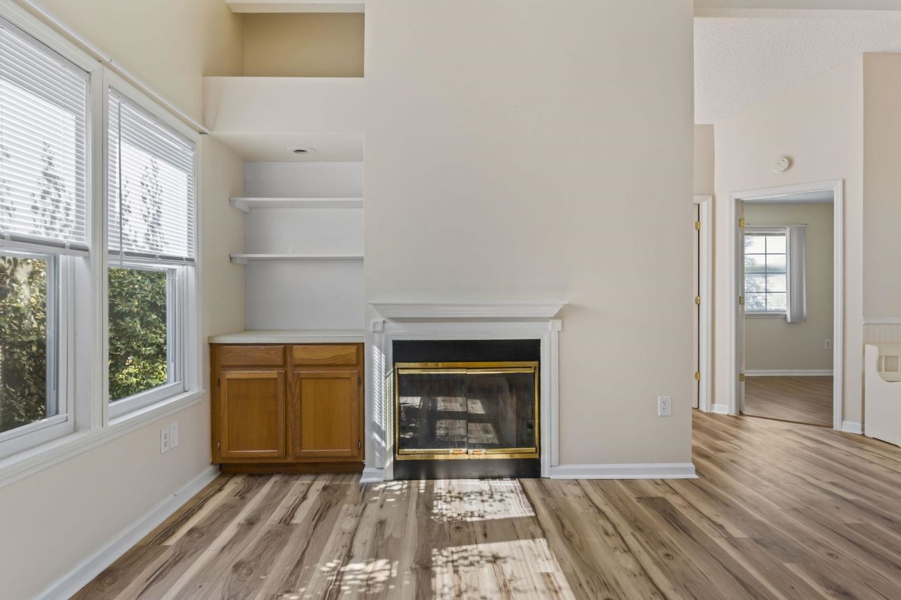 102 Whitehaven Ct.  Photo 5