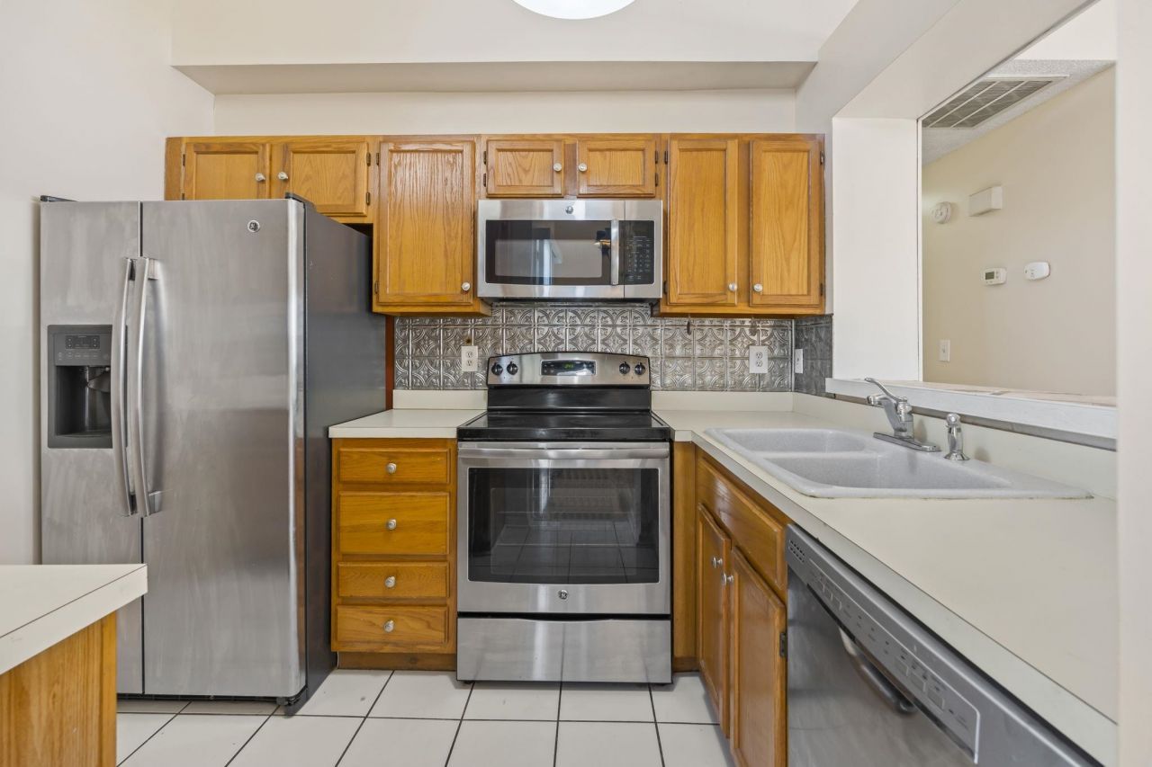 102 Whitehaven Ct.  Photo 8