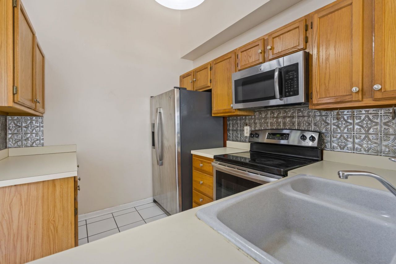 102 Whitehaven Ct.  Photo 9