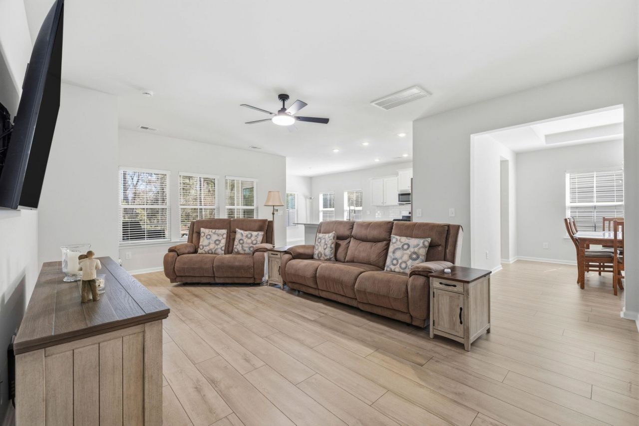 207 Augusta Green Way Photo 17