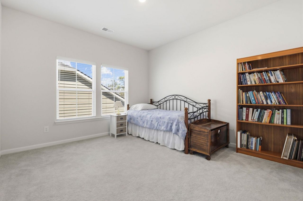 207 Augusta Green Way Photo 32