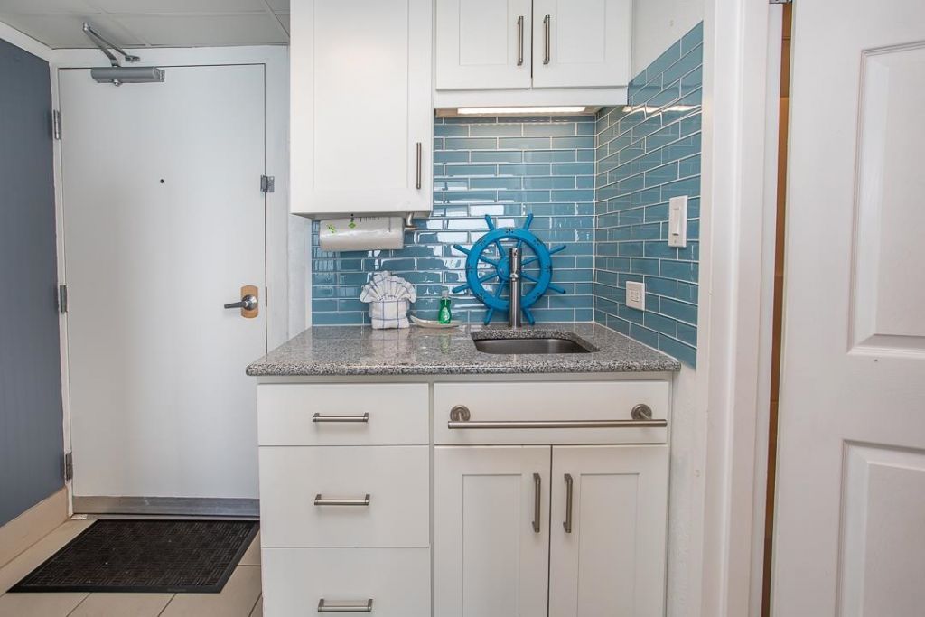 201 74th Ave. N  Photo 8