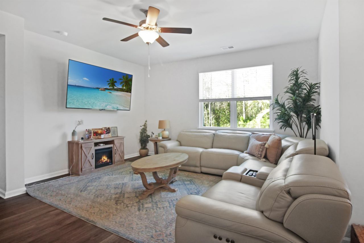 146 Ardeer Ct. Photo 7