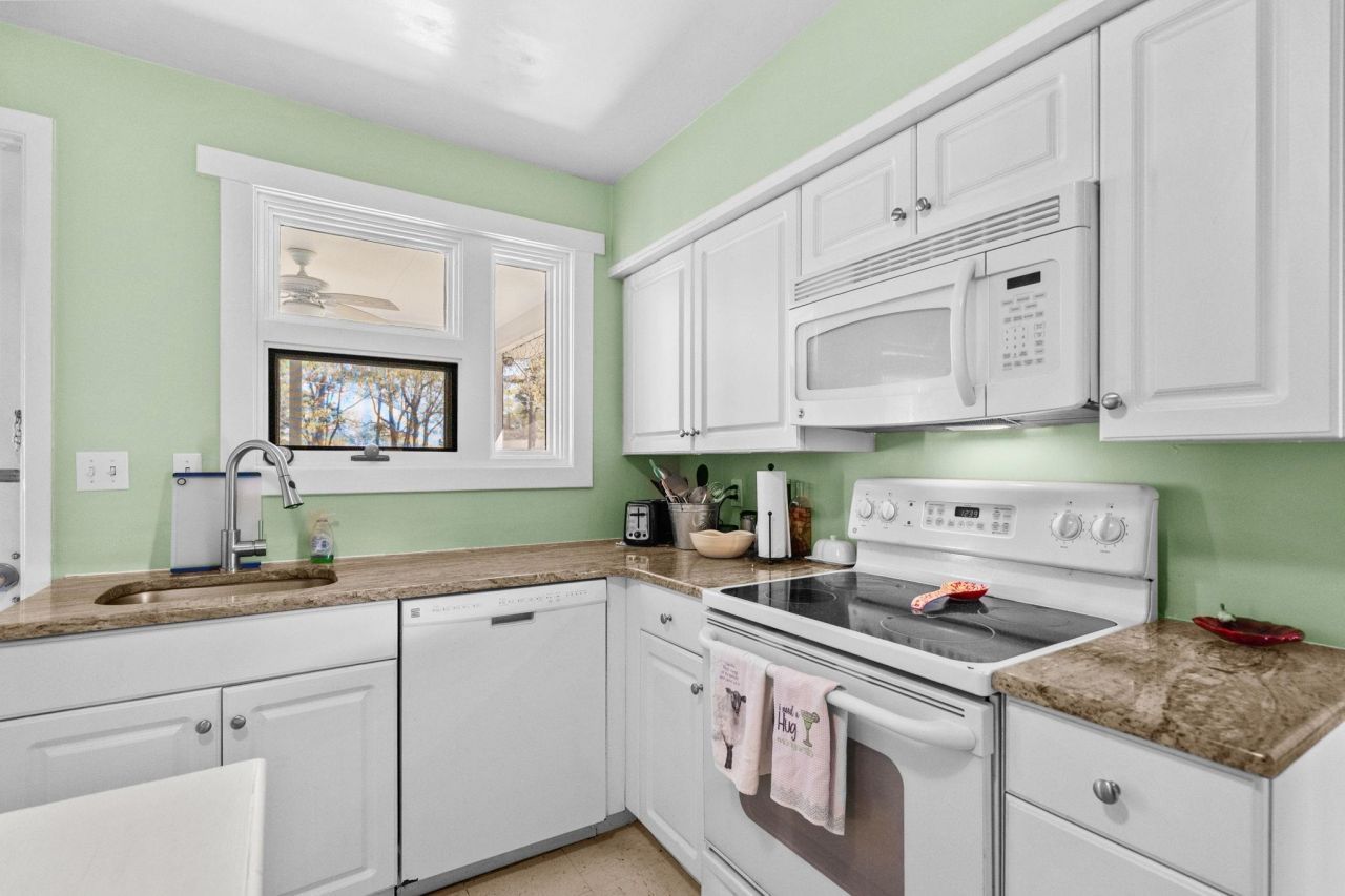 3728 Tea Rose St.  Photo 17