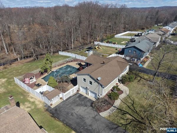 49 Laguna Drive, WAYNE, NJ 07470