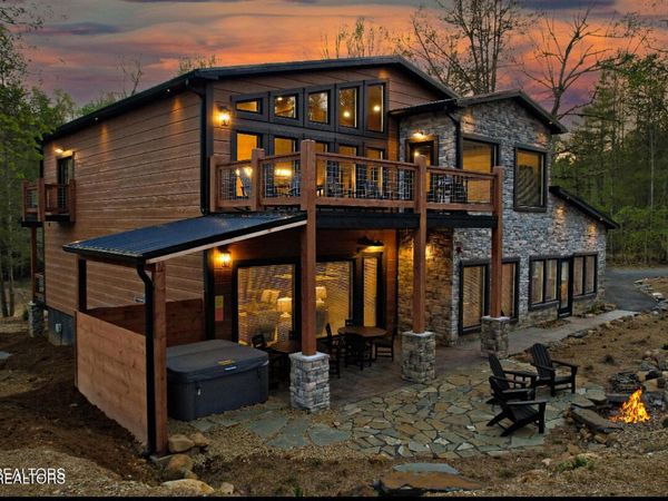 2233 Sawmill Cove Drive, Sevierville, TN 37862