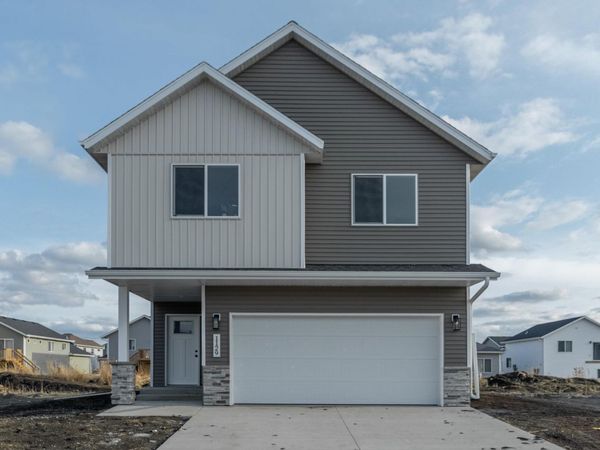 6241 86th Avenue S, Horace, ND 58047