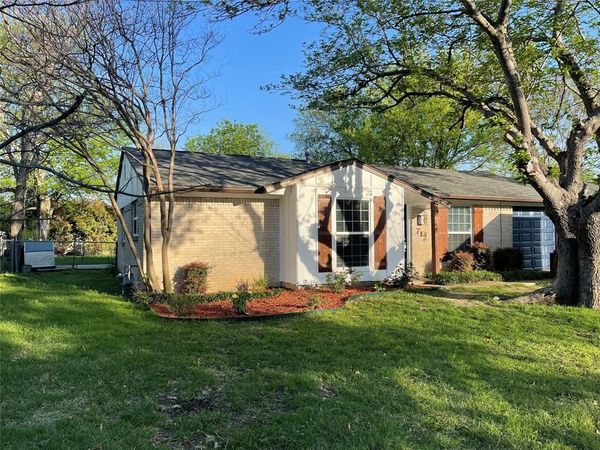 712 SW Sunnybrook Drive , Burleson, TX 76028