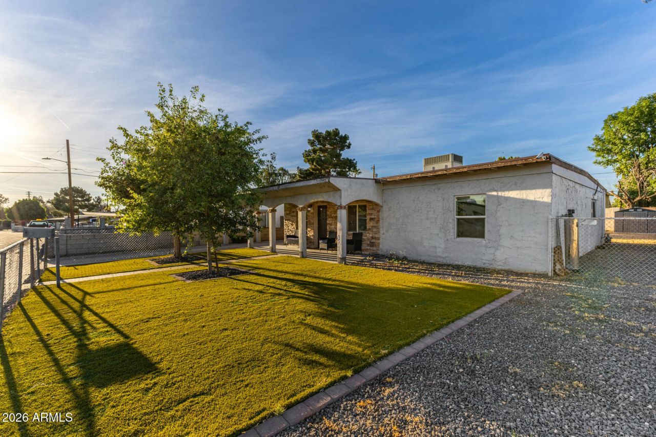 2626 W Northview Avenue, Phoenix, AZ 85051 Main Photo