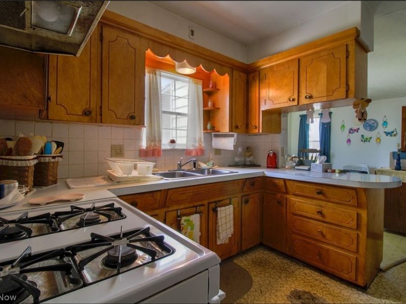 210 E Montgomery Street , Marietta, OH 45750 Photo 9