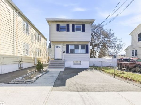 88 Columbus Ave, Belleville, NJ 07109