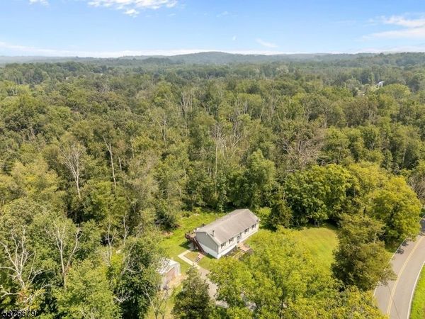 411 Shades Of Death Rd, Allamuchy, NJ 07838