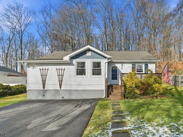 5 Chestnut Ave, Mount Arlington, NJ 07856