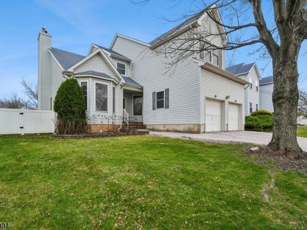 36 Murphy Drive, Bridgewater, NJ 08807