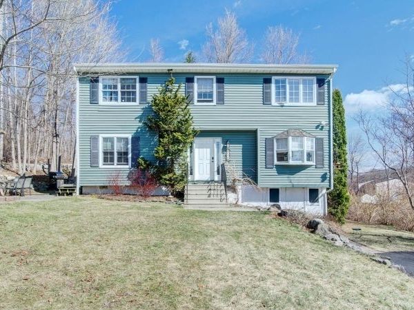 405 Cherry Ridge Rd, Vernon, NJ 07422