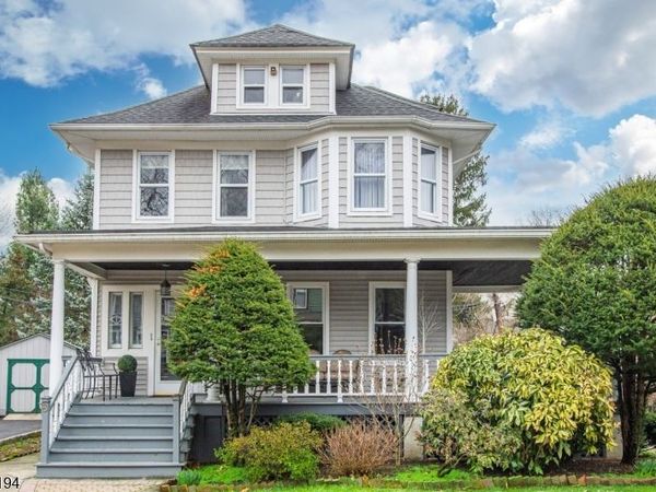 8 Appleton Rd, Bloomfield, NJ 07003